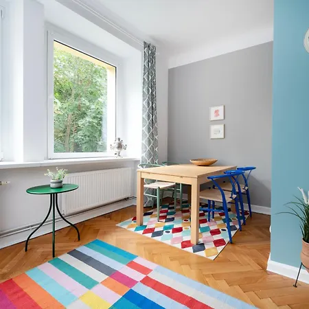 Parkland Colourful Apartment *