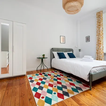 Apartment Parkland Colourful