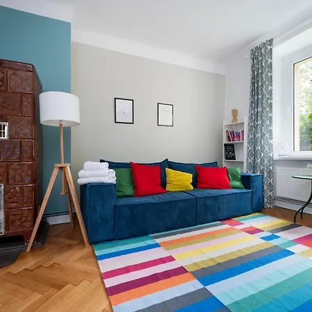 Parkland Colourful Apartment
